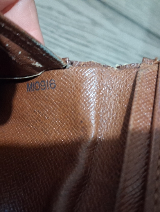 Louis Vuitton Wallet - Picture 9 of 14